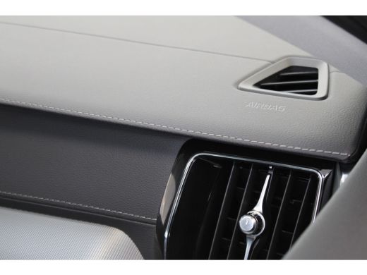 Volvo  XC60 T6 350PK Ultimate Dark | 360° | Trekhaak | Stoel&Stuur Verw. | Adap Cruise | 20'' | Panoramadak ActivLease financial lease