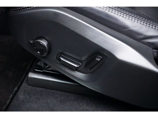 Volvo  XC90 T8 455PK Ultimate Dark | Luchtvering | Trekhaak | Massage/Ventilatie | 360° | BW Audio | 21'' ActivLease financial lease