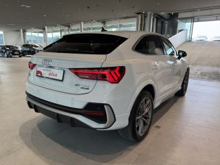 Audi Q3 45 245pk TFSI e S edition | Optiekpakket zwart plus | MMI navigatie plus MMI touch | Cruise contr...