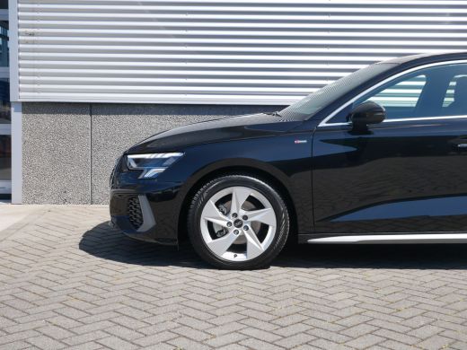 Audi A3 Sportback 30 TFSI S edition ActivLease financial lease