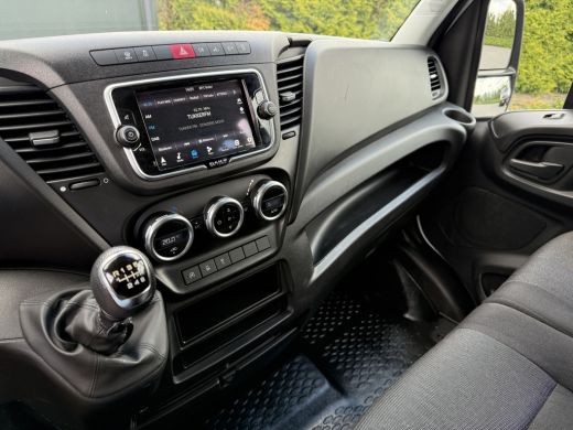 Iveco Daily 35S14 2.3 D / PICK UP MET LANGE BAK / 7 PERSOONS DUBBELE CABINE / 10.360 KM / AIRCO / CRUISE / NA... ActivLease financial lease
