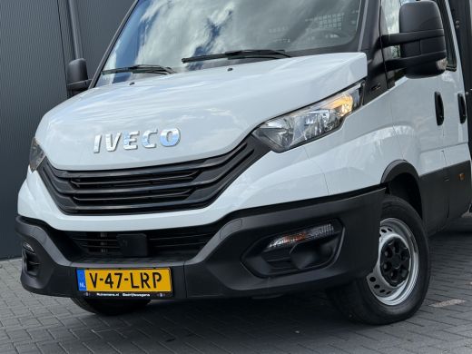 Iveco Daily 35S14 2.3 D / PICK UP MET LANGE BAK / 7 PERSOONS DUBBELE CABINE / 10.360 KM / AIRCO / CRUISE / NA... ActivLease financial lease