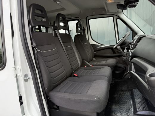 Iveco Daily 35S14 2.3 D / PICK UP MET LANGE BAK / 7 PERSOONS DUBBELE CABINE / 10.360 KM / AIRCO / CRUISE / NA... ActivLease financial lease