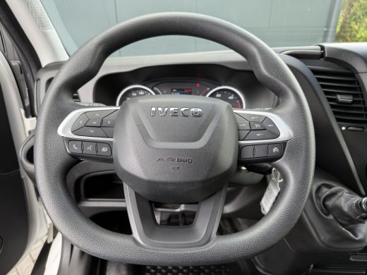 Iveco Daily 35S14 2.3 D / PICK UP MET LANGE BAK / 7 PERSOONS DUBBELE CABINE / 10.360 KM / AIRCO / CRUISE / NA... ActivLease financial lease