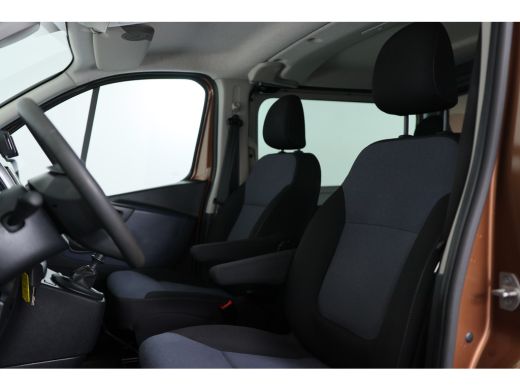 Opel Vivaro 1.6 CDTI L2H1 DC Sport EcoFlex | Dealer Onderhouden! | Navi | Trekhaak | Camera | Parkeersensoren... ActivLease financial lease