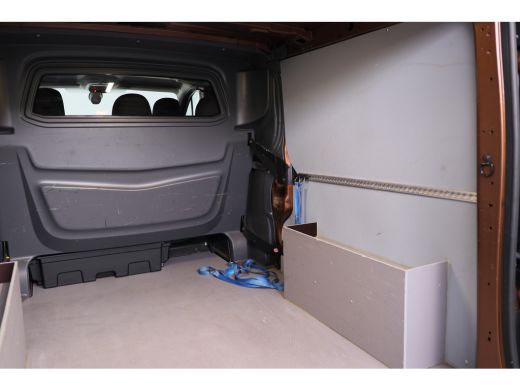 Opel Vivaro 1.6 CDTI L2H1 DC Sport EcoFlex | Dealer Onderhouden! | Navi | Trekhaak | Camera | Parkeersensoren... ActivLease financial lease