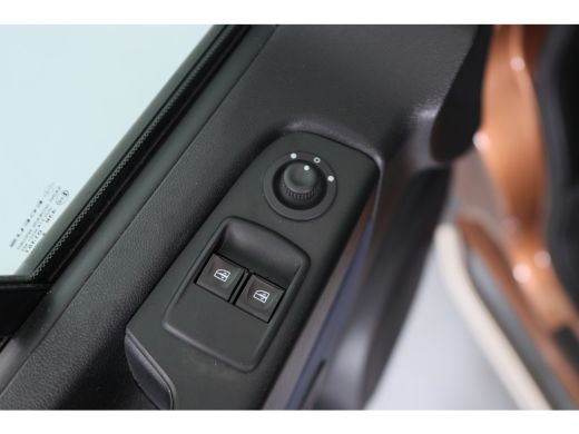 Opel Vivaro 1.6 CDTI L2H1 DC Sport EcoFlex | Dealer Onderhouden! | Navi | Trekhaak | Camera | Parkeersensoren... ActivLease financial lease