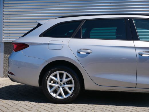 Seat Leon Sportstourer 1.0 TSI Style Business Intense | Achteruitrijcamera | Airco (automatisch) | Apple Carplay/Android... ActivLease financial lease