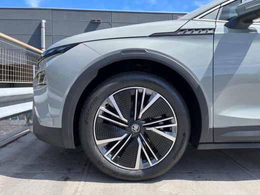 Skoda Elroq 85 Business Edition | Trekhaak | Verwarmbare voorruit | ACC | Travel Assist | Apple Carplay | Cam... ActivLease financial lease