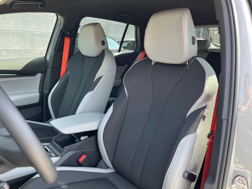 Skoda Elroq 85 Business Edition | Trekhaak | Verwarmbare voorruit | ACC | Travel Assist | Apple Carplay | Cam... ActivLease financial lease