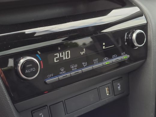 Toyota Yaris Cross 1.5 Hybrid Executive | Panorama dak | Apple CarPlay | Elektr. klep | Rijklaarprijs incl. garantie | ActivLease financial lease