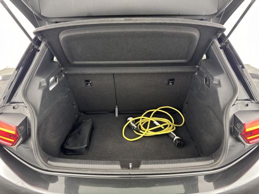 Volkswagen ID.3 First 58 kWh (INCL-BTW) *ADAPTIVE-CRUISE | FULL-LED | NAVI-FULLMAP | DIGI-COCKPIT | HEATED-COMFOR... ActivLease financial lease