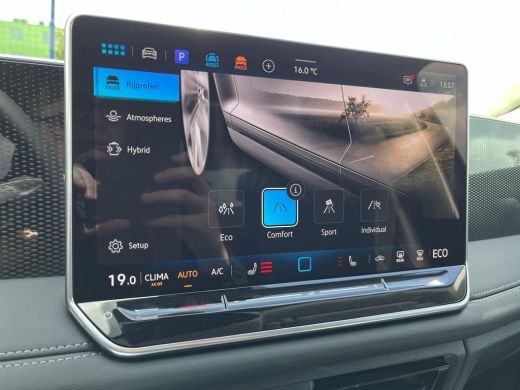 Volkswagen Tiguan 1.5 eHybrid Life Edition | PHEV | 204Pk | Trekhaak | LED | Elec. klep | ActivLease financial lease