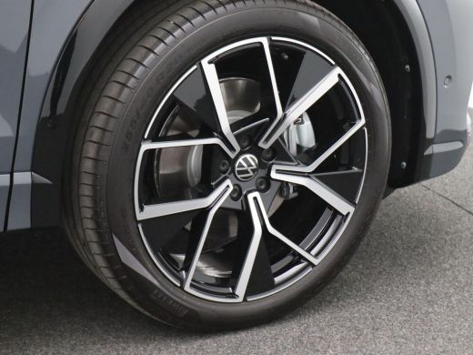 Volkswagen Tiguan 1.5 eHybrid R-Line Edition Black style, panoramadak, matrix led, trekhaak, 360gr. camera, adaptiv... ActivLease financial lease