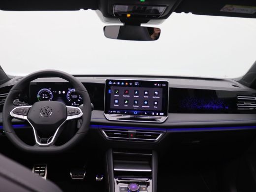 Volkswagen Tiguan 1.5 eHybrid R-Line Edition Black style, panoramadak, matrix led, trekhaak, 360gr. camera, adaptiv... ActivLease financial lease