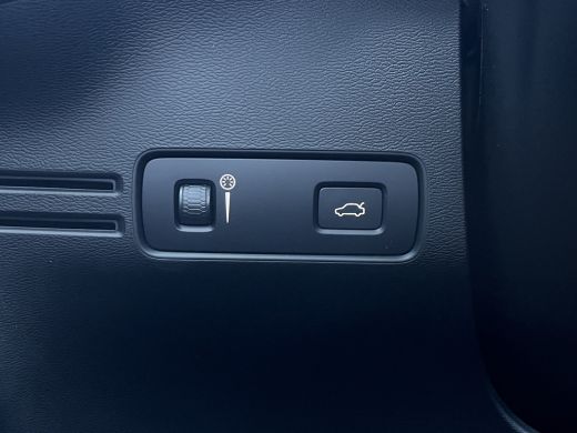 Volvo  XC40 1.5 T2 Momentum Business | Pilot Assist | Camera | Trekhaak | Keyless | ActivLease financial lease