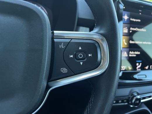 Volvo  XC40 1.5 T2 Momentum Business | Pilot Assist | Camera | Trekhaak | Keyless | ActivLease financial lease