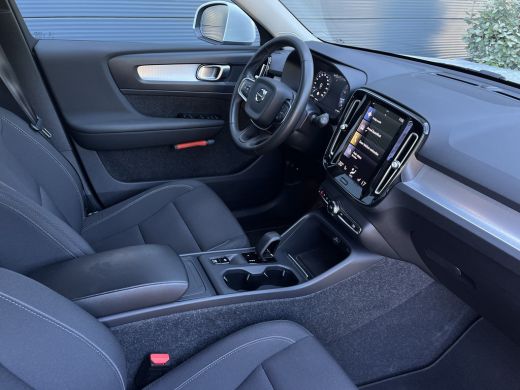 Volvo  XC40 1.5 T2 Momentum Business | Pilot Assist | Camera | Trekhaak | Keyless | ActivLease financial lease
