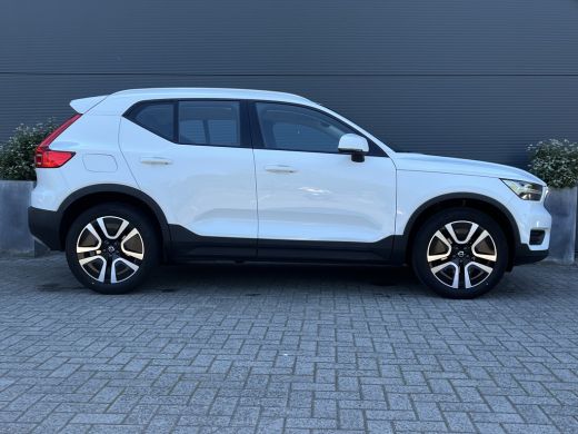 Volvo  XC40 1.5 T2 Momentum Business | Pilot Assist | Camera | Trekhaak | Keyless | ActivLease financial lease
