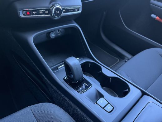 Volvo  XC40 1.5 T2 Momentum Business | Pilot Assist | Camera | Trekhaak | Keyless | ActivLease financial lease