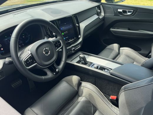 Volvo  XC60 2.0 T6 Plug-in Plus Dark Long Range | Harman/Kardon | 360 Camera | Panoramadak | Google | ActivLease financial lease