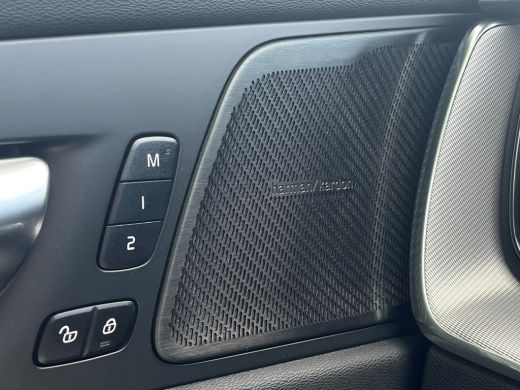 Volvo  XC60 2.0 T6 Plug-in Plus Dark Long Range | Harman/Kardon | 360 Camera | Panoramadak | Google | ActivLease financial lease