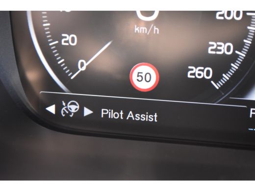 Volvo  XC90 T8 Twin Engine AWD R-Design | Pano | Trekhaak | B&W | Luchtvering | Bomvol! | ActivLease financial lease