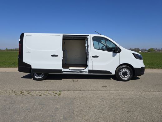 Renault Trafic 2.0 Blue dCi 130 T30 L2 H1 Advance - Euro 6 - 130 Pk - Navi - ParkeerCamera - Airco ActivLease financial lease
