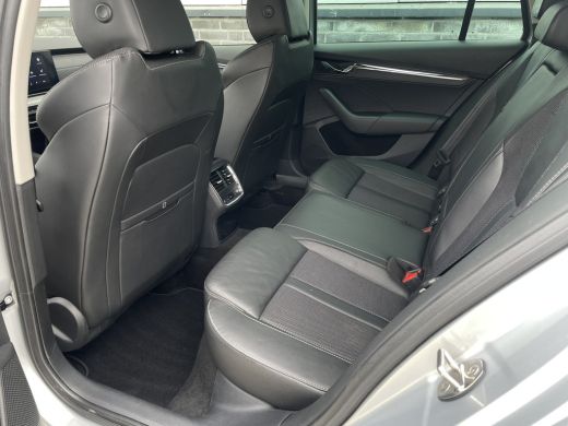 Skoda Octavia Combi 1.4 TSI iV PHEV Business Edition | Head-Up | Carplay | LED | Camera | Memory | Navi | Sfeer... ActivLease financial lease