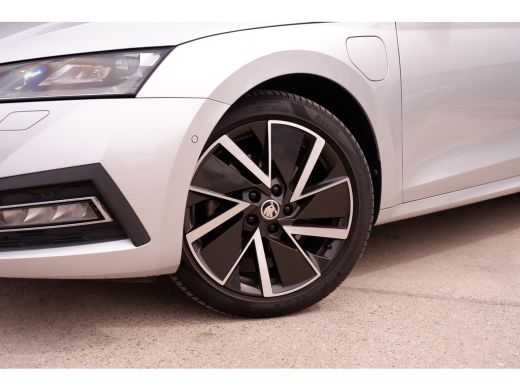 Skoda Octavia Combi 1.4 TSI iV PHEV Business Edition | Head-Up | Carplay | LED | Camera | Memory | Navi | Sfeer... ActivLease financial lease