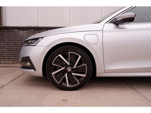 Skoda Octavia Combi 1.4 TSI iV PHEV Business Edition | Head-Up | Carplay | LED | Camera | Memory | Navi | Sfeer... ActivLease financial lease