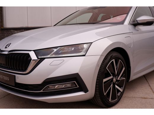 Skoda Octavia Combi 1.4 TSI iV PHEV Business Edition | Head-Up | Carplay | LED | Camera | Memory | Navi | Sfeer... ActivLease financial lease