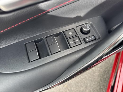 Toyota Corolla Hybrid 140 GR Sport | 06-10141018 Voor meer informatie ActivLease financial lease