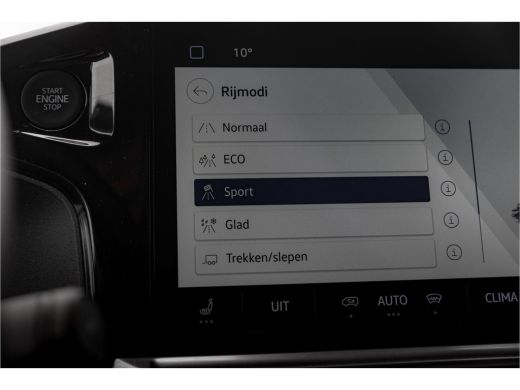 Volkswagen E-Transporter | Life Edition | Volledig Elektrisch | Trekhaak | Stoelverwarming | App-Connect | Camera | PDC ActivLease financial lease
