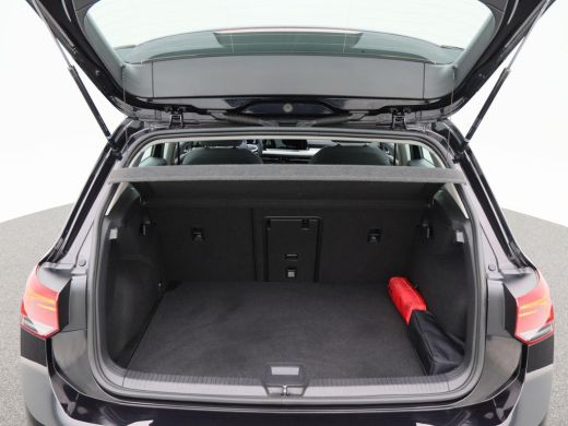 Volkswagen Golf 1.0 eTSi 110 Pk Automaat Life | Adaptive Cruise Control | Climate Control | Parkeersensoren | Nav... ActivLease financial lease