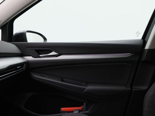 Volkswagen Golf 1.0 eTSi 110 Pk Automaat Life | Adaptive Cruise Control | Climate Control | Parkeersensoren | Nav... ActivLease financial lease