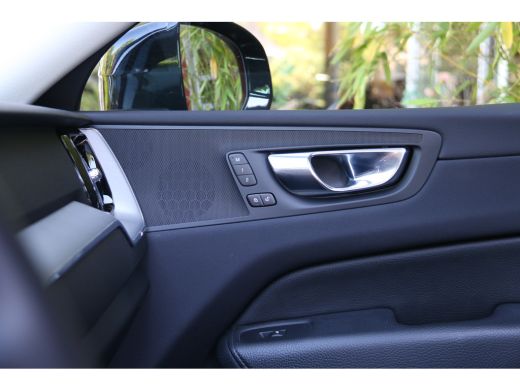 Volvo  XC60 2.0 T6 Plug-in hybrid AWD Inscription | Panoramadak | 360 Camera | Pilot Assist | Memory ActivLease financial lease