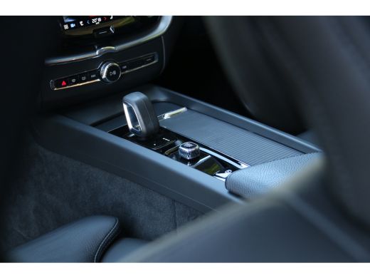 Volvo  XC60 2.0 T6 Plug-in hybrid AWD Inscription | Panoramadak | 360 Camera | Pilot Assist | Memory ActivLease financial lease
