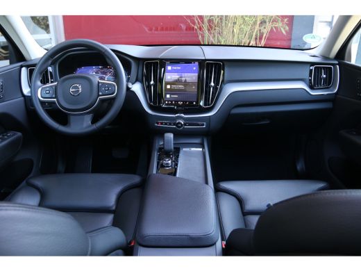 Volvo  XC60 2.0 T6 Plug-in hybrid AWD Inscription | Panoramadak | 360 Camera | Pilot Assist | Memory ActivLease financial lease