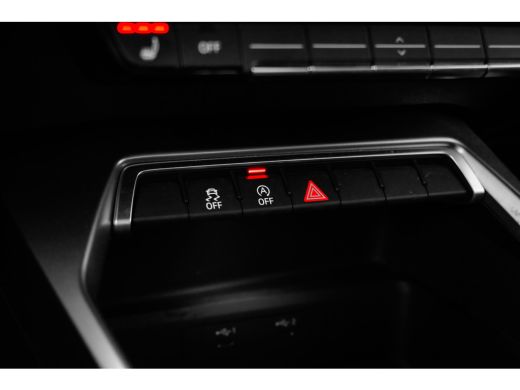 Audi A3 Sportback 30 TFSI S edition | Stoelverw. voor | Cruise Control Adaptief | Navigatie ActivLease financial lease