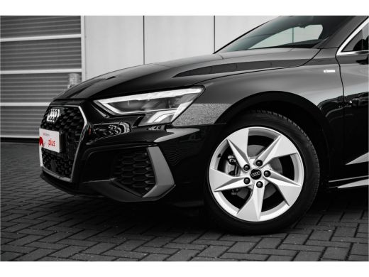 Audi A3 Sportback 30 TFSI S edition | Stoelverw. voor | Cruise Control Adaptief | Navigatie ActivLease financial lease