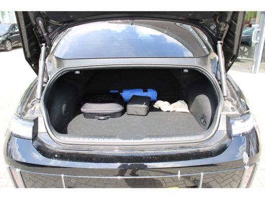 Hyundai IONIQ 6 Connect 77.4 kWh | Achterstoelen verwarmd | Achteruitrijcamera | Bluetooth telefoonvoorbereiding ActivLease financial lease