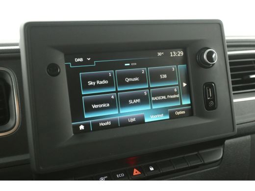Renault Master T35 2.3 dCi L2H2 180PK Airco Camera Carplay Cruise Navigatie PDC 3 Persoons Elektrpakket ActivLease financial lease