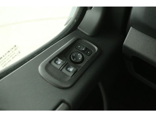 Renault Master T35 2.3 dCi L2H2 180PK Airco Camera Carplay Cruise Navigatie PDC 3 Persoons Elektrpakket ActivLease financial lease