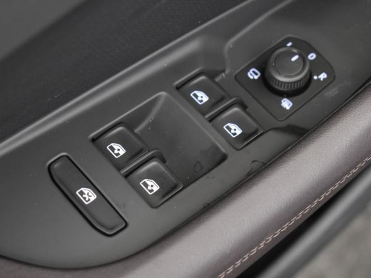 Seat Terramar 1.5 TSI e-Hybrid 200kW / 272pk l Sennheiser Audio l Matrix Ultra l 20" "hadron copper" l Panoramadak ActivLease financial lease