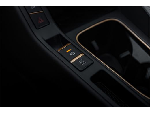 CUPRA Terramar 1.5 TSI e-Hybrid VZ America s CUP | Leder interieur | Panoramadak | Rondom Camera ActivLease financial lease
