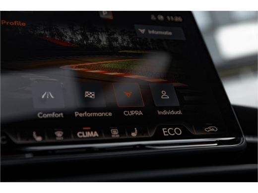 CUPRA Terramar 1.5 TSI e-Hybrid VZ America s CUP | Leder interieur | Panoramadak | Rondom Camera ActivLease financial lease