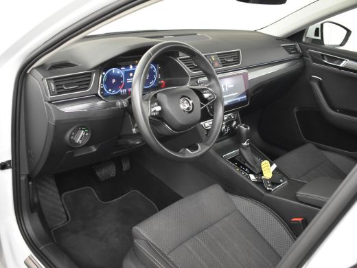 Skoda Superb Combi 1.4 TSI iV Business Edition Plus 218pk | Panorama dak | Dodehoekdetectie | Trekhaak | Elekt... ActivLease financial lease