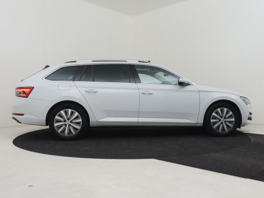 Skoda Superb Combi 1.4 TSI iV Business Edition Plus 218pk | Panorama dak | Dodehoekdetectie | Trekhaak | Elekt... ActivLease financial lease