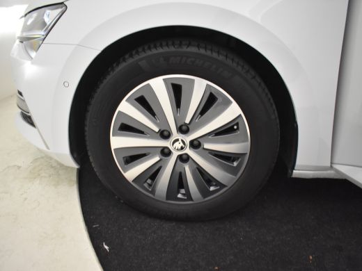 Skoda Superb Combi 1.4 TSI iV Business Edition Plus 218pk | Panorama dak | Dodehoekdetectie | Trekhaak | Elekt... ActivLease financial lease